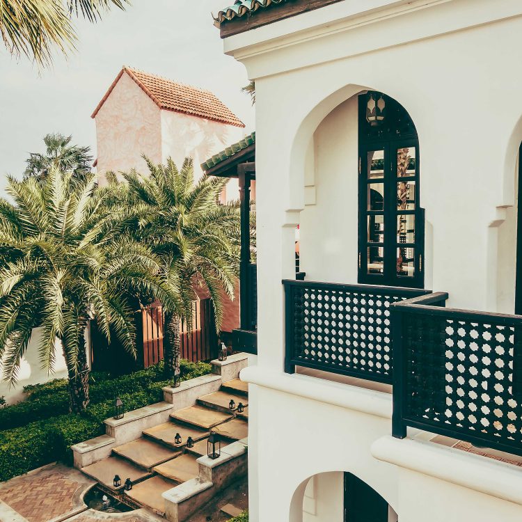 Κατασκευή κατοικιών, επιχειρηματικών χώρων, ξενοδοχειακών εγκαταστάσεων και κτηρίων βιομηχανικής χρήσης από την κατασκευαστική εταιρεία ΔΟΜΩ στη Θεσσαλονίκη. Σύγχρονο design, ανακαίνιση κατοικιών, εξωτερική ανακαίνιση σπιτιού και επιχειρηματικών χώρων με υψηλή ποιότητα, αισθητική και αξιοπιστία.