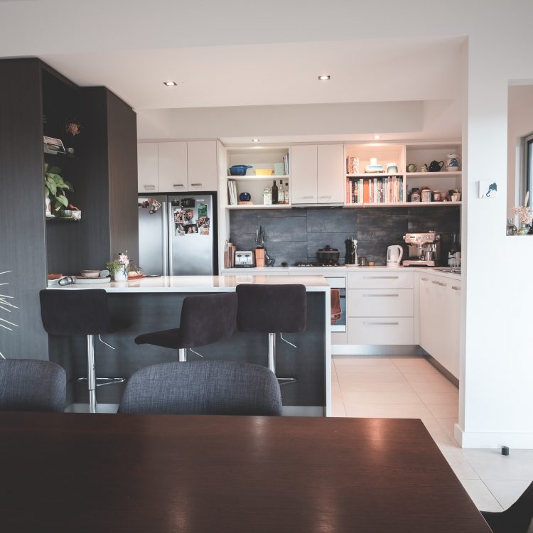 Κατασκευή κατοικιών, επιχειρηματικών χώρων, ξενοδοχειακών εγκαταστάσεων και κτηρίων βιομηχανικής χρήσης από την κατασκευαστική εταιρεία ΔΟΜΩ στη Θεσσαλονίκη. Σύγχρονο design, ανακαίνιση κατοικιών, εξωτερική ανακαίνιση σπιτιού και επιχειρηματικών χώρων με υψηλή ποιότητα, αισθητική και αξιοπιστία.